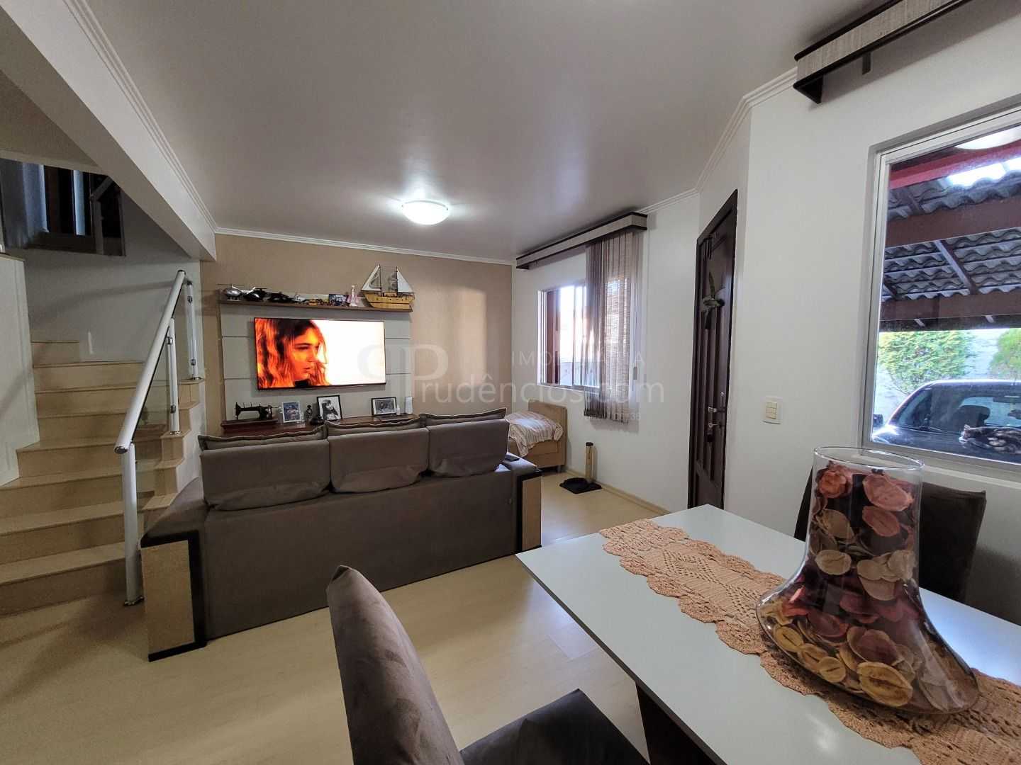 Sobrado com 3 dormitórios à venda,86.00 m , santa cândida, CUR...