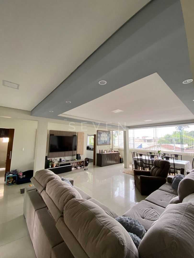 Casa ampla com terreno de 580m  em bairro privilegiado, Aceita...