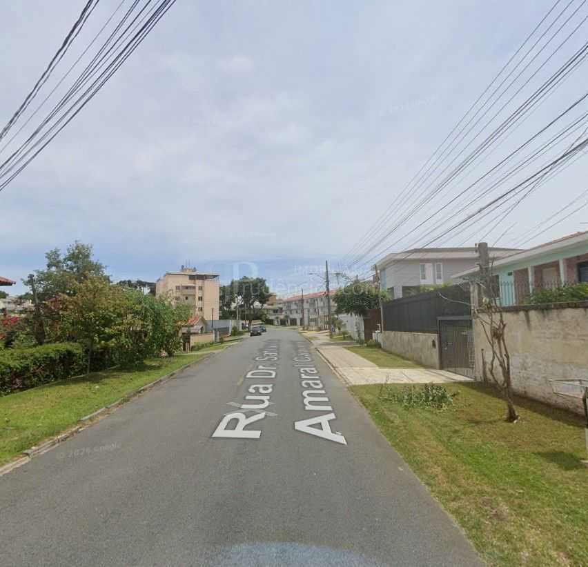 Terreno ZR4 no Tingui com Casa Aver­bada de 250m   Ideal para ...