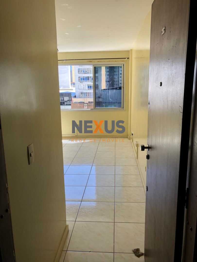 Sala Comercial Arejada e Pronta para Uso no Centro de Curitiba