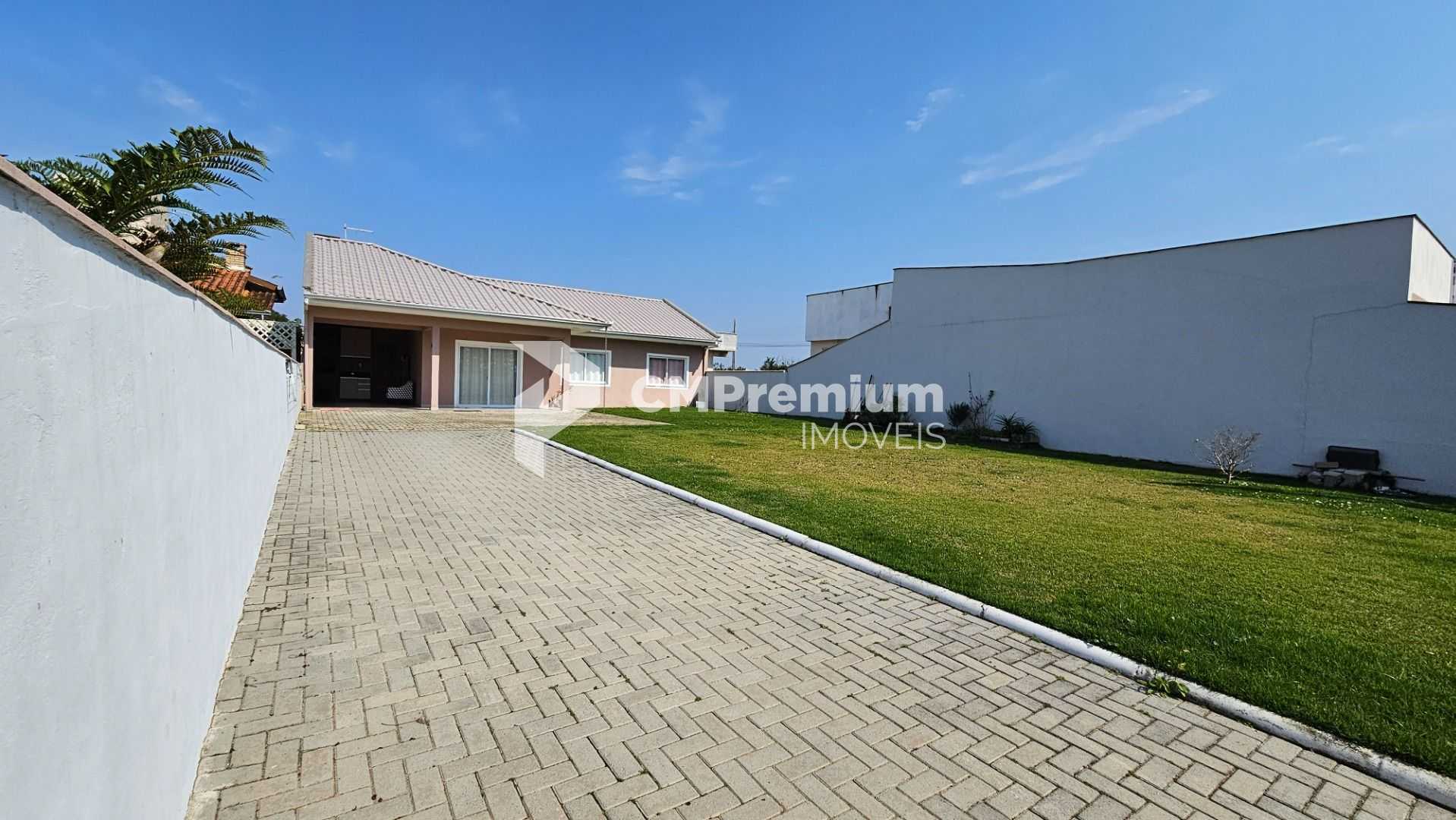 Ótima Casa na Praia do Ervino  4 Quartos, Piscina e Churrasque...