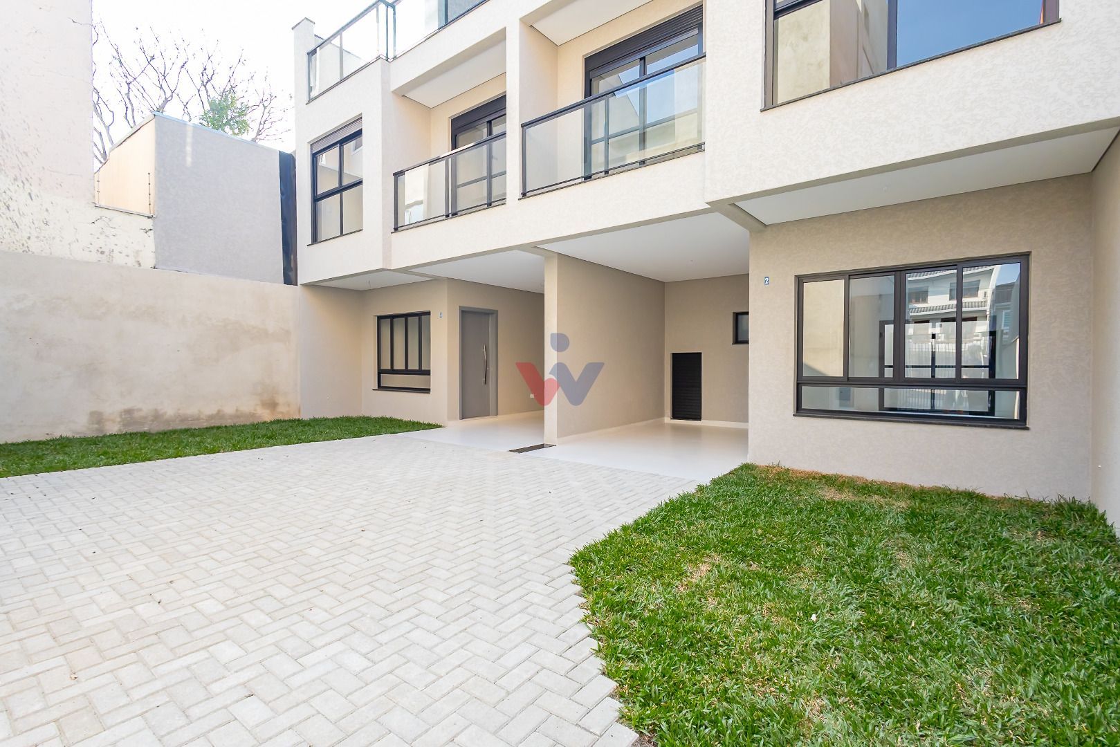 3 Unidades Residenciais Modernas com Terraço e Garagem em Loca...