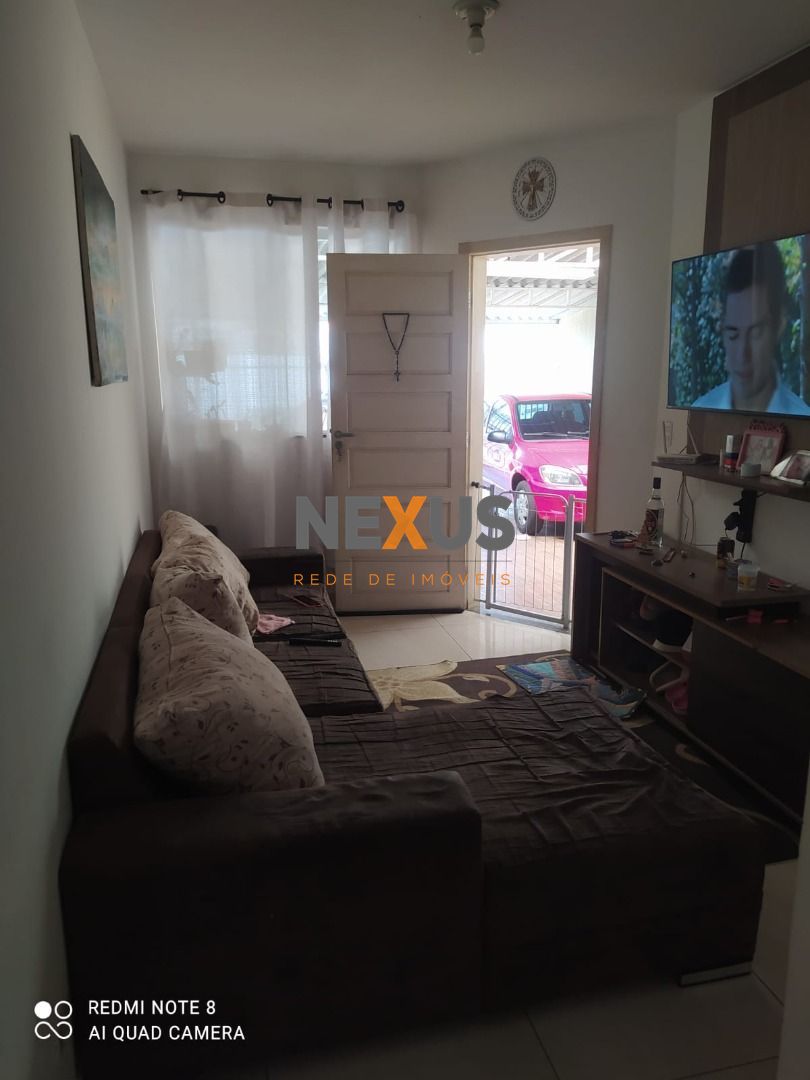 Casa à Venda no Gralha Azul, Fazenda Rio Grande Conforto, Esp...