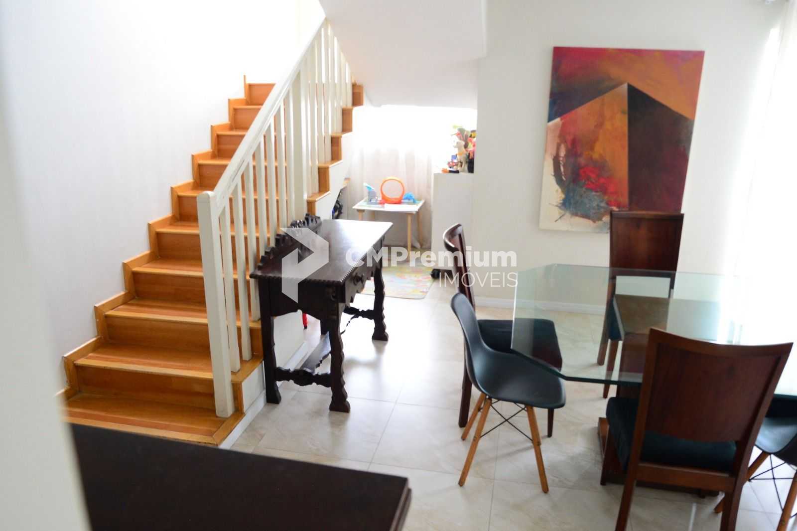 Casa ampla e elegante com suíte, lareira e espaço gourmet no P...