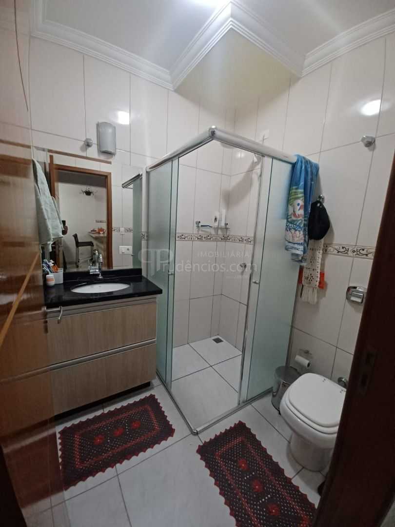 Casa com 3 Dormitórios e Área Gourmet à Venda no Jardim Monte ...