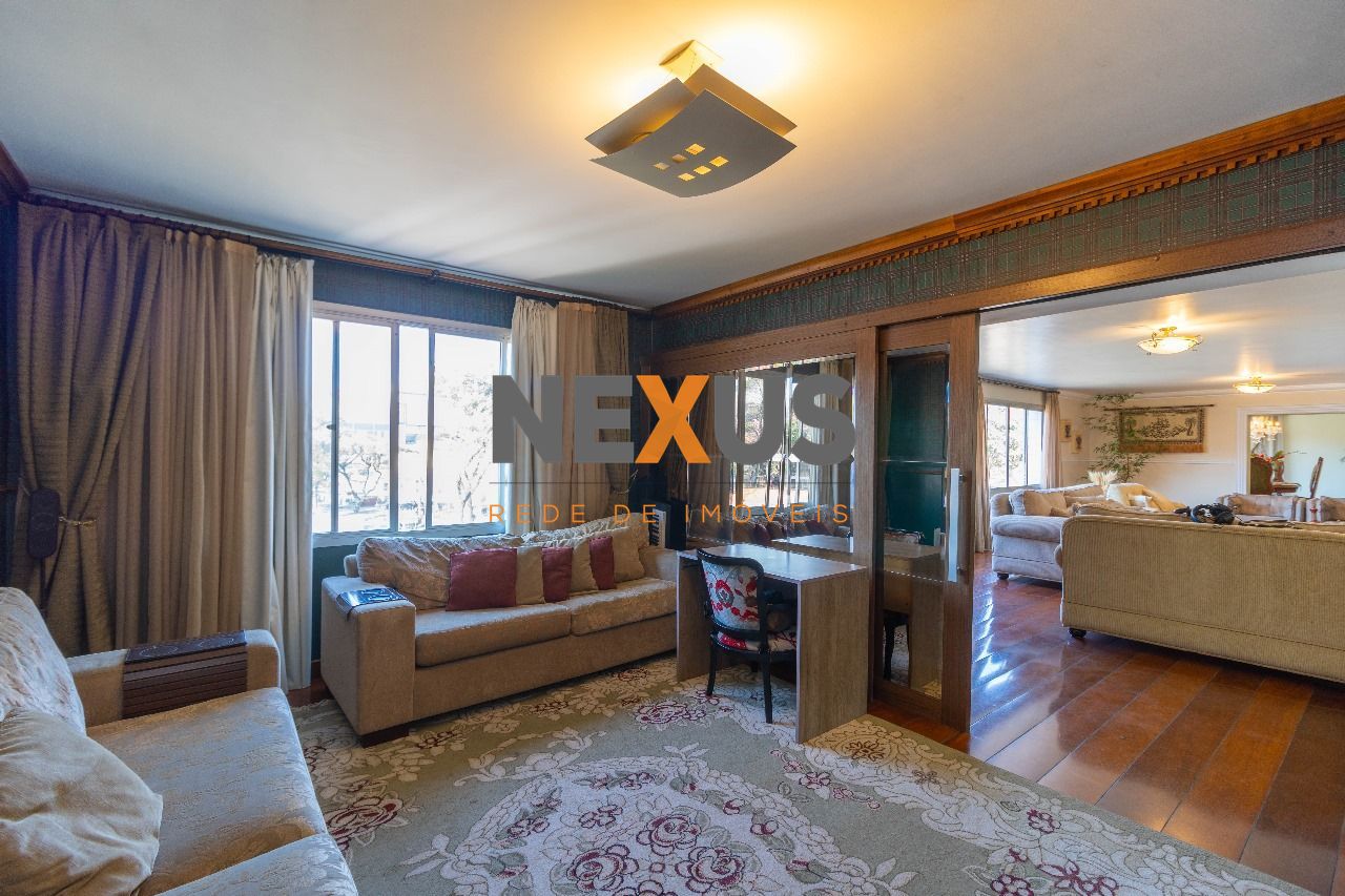Apartamento Alto Padrão no Água Verde, 415m² Privativos, 3 VAG...