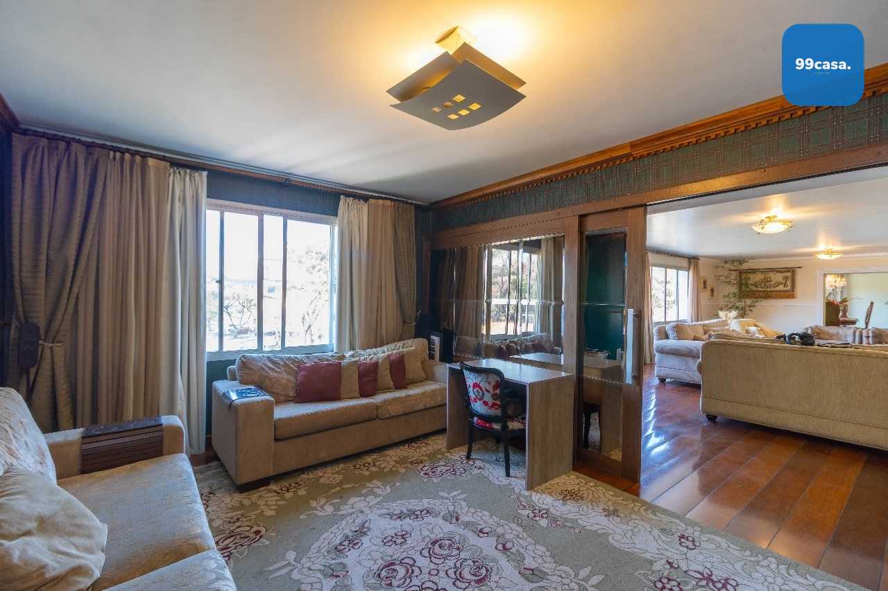 Apartamento Alto Padrão no Água Verde, 415m² Privativos, 3 VAG...