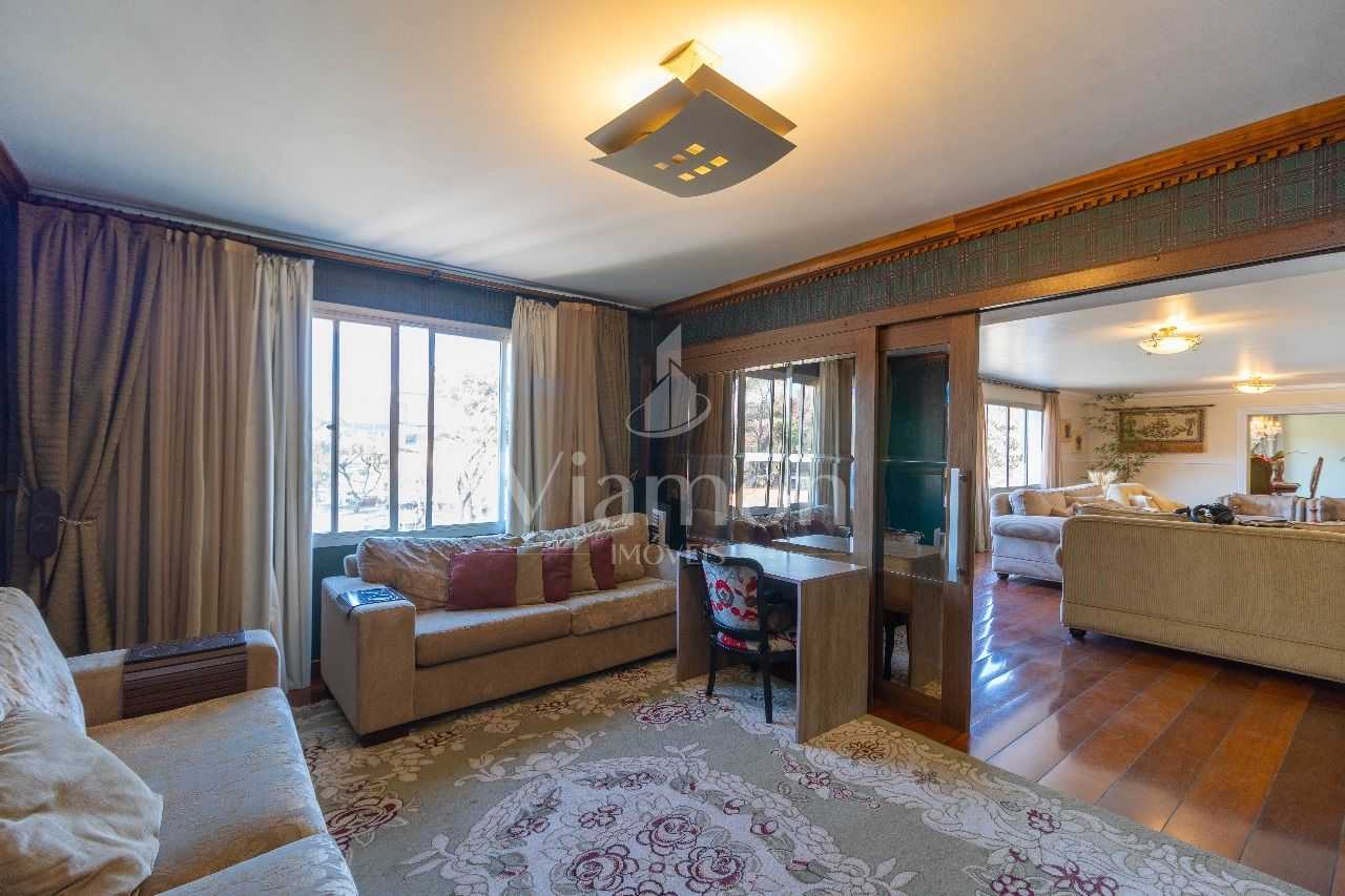 Apartamento Alto Padrão no Água Verde, 415m² Privativos, 3 VAG...