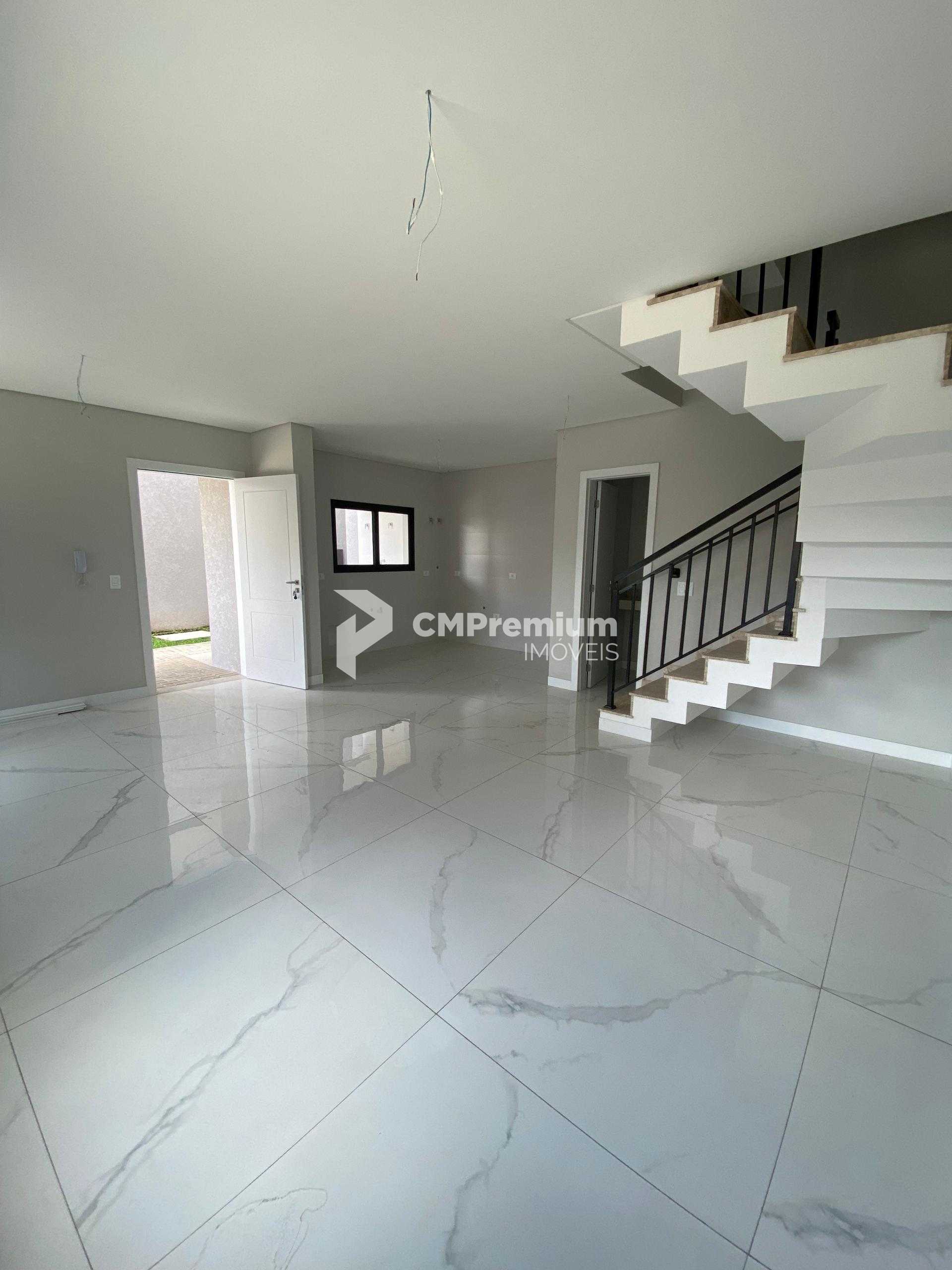 Sobrado à venda no São Braz em Curitiba, 3 quartos, próximo à ...