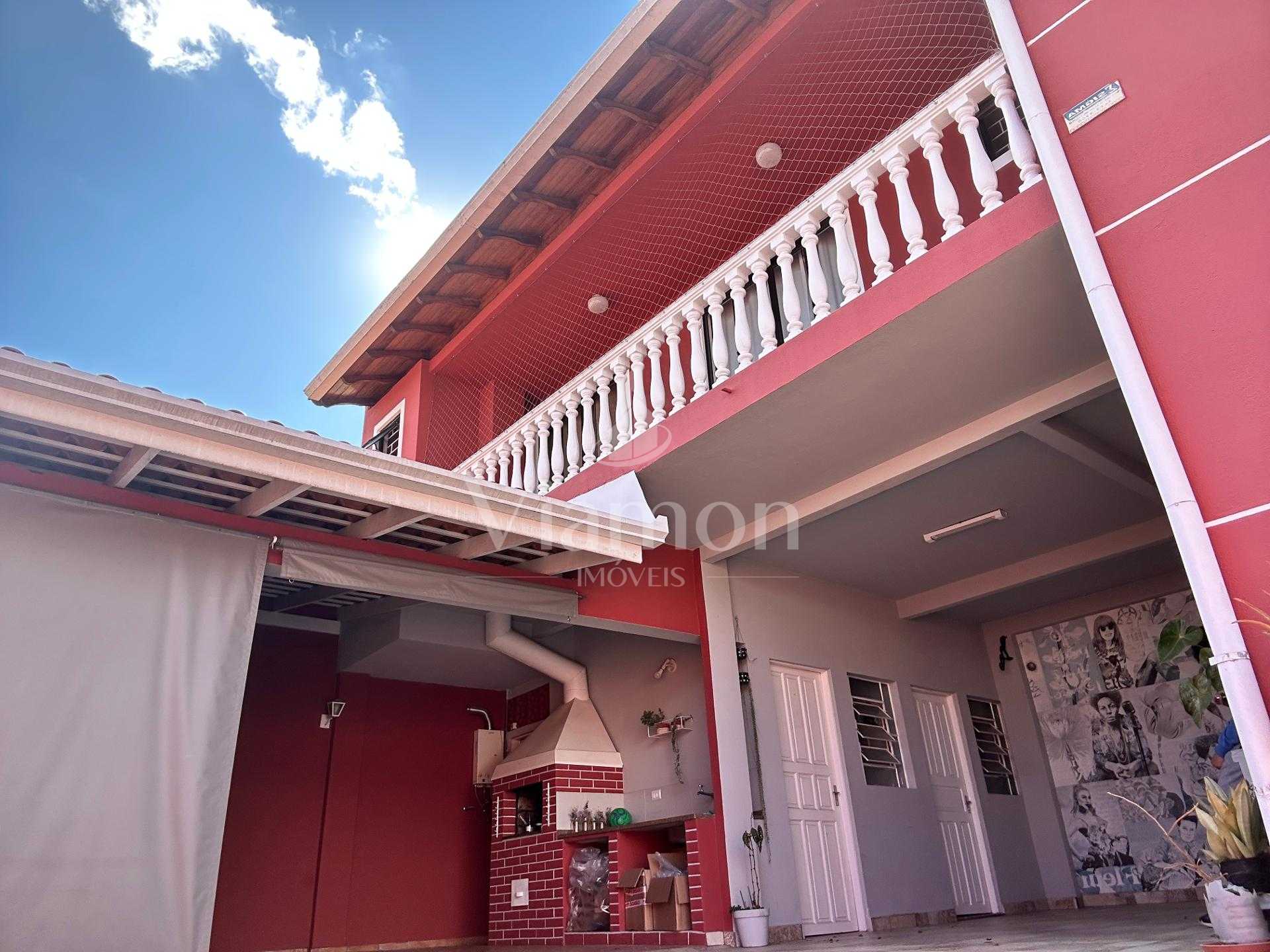 Sobrado à venda, Rua Juruaçu,130  Bairro São Braz - Curitiba- Pr