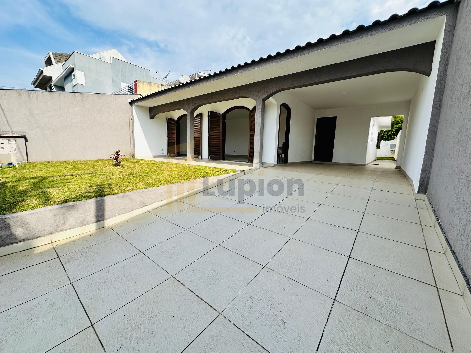 Casa à venda, rua Alfredo Scorsin, 313, São Braz, Curitiba-Pr