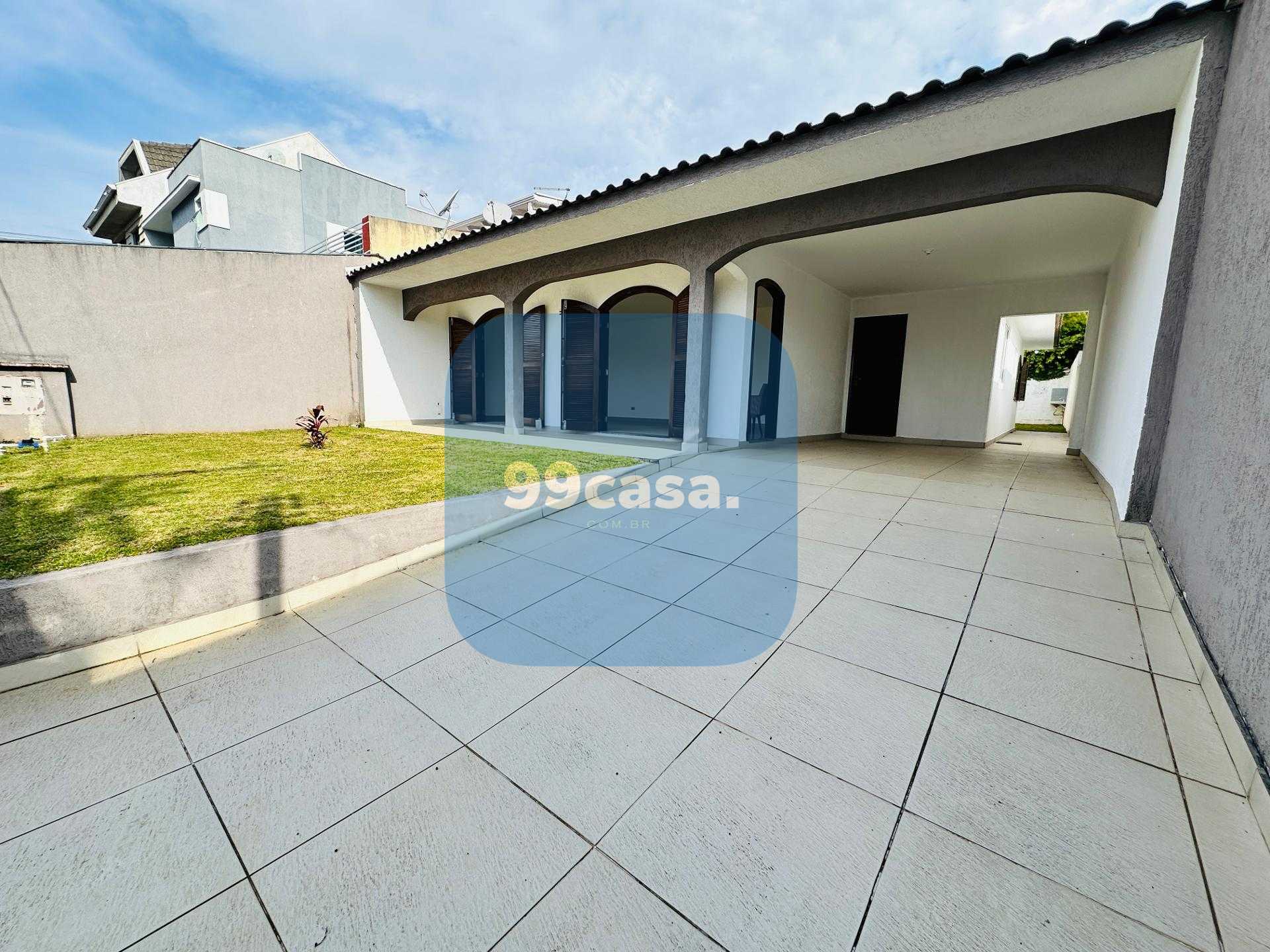 Casa 191m  no Uberaba  2 Pavimentos, Luz Natural, Quintal com ...