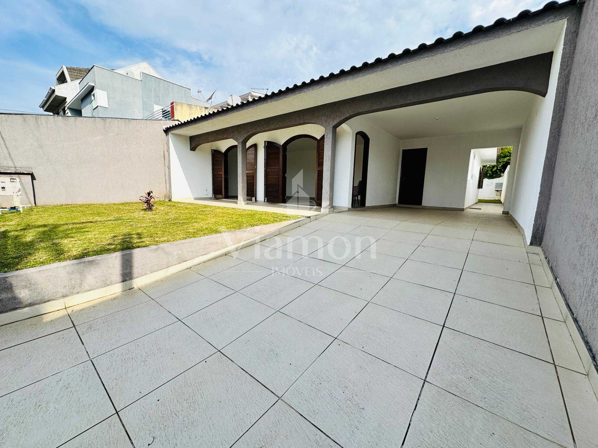 Casa à venda, rua Alfredo Scorsin, 313, São Braz, Curitiba-Pr