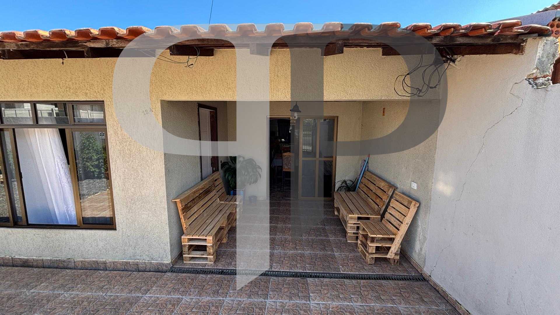 Casa com terreno à venda no Orleans Curitiba, 360m , com duas ...