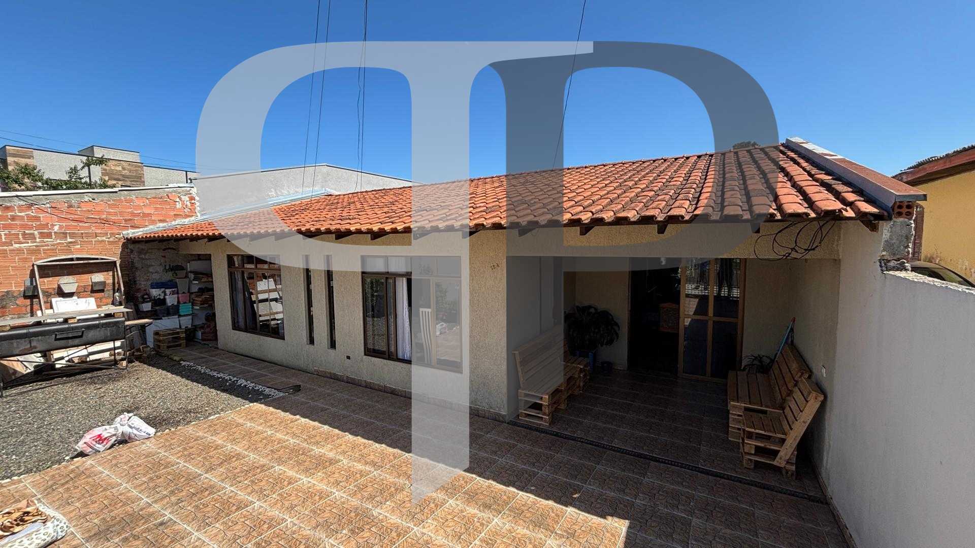 Casa com terreno à venda no Orleans Curitiba, 360m , com duas ...
