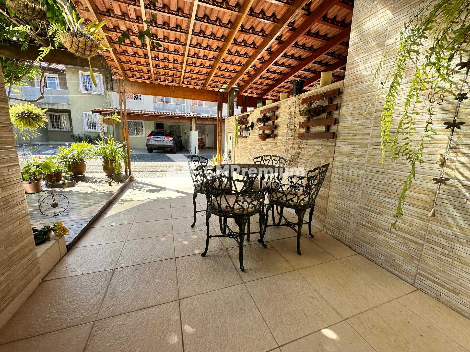 Sobrado em condomínio à venda em Santa Felicidade Curitiba, 3 ...