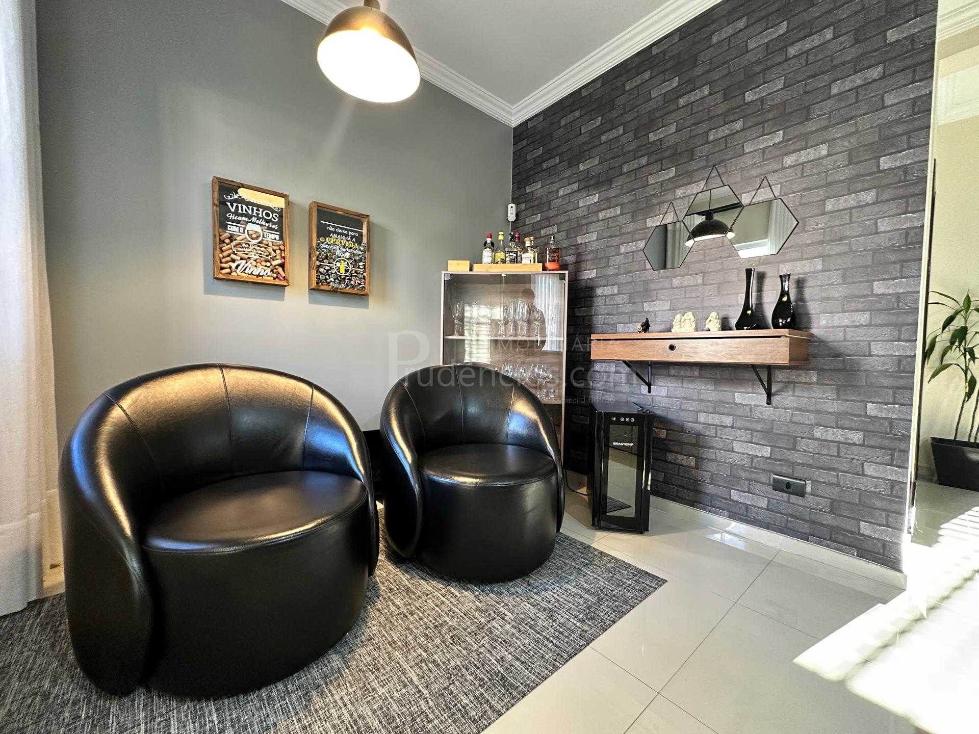 Sobrado à venda no Pilarzinho em Curitiba, 3 quartos, próximo ...