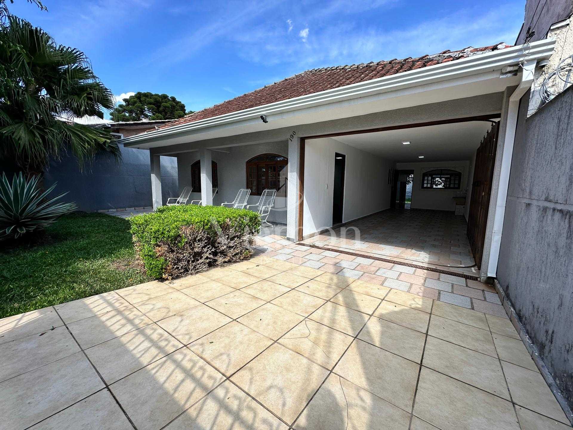 Casa à venda no bairro São Braz em Curitiba, 4 quartos, com am...