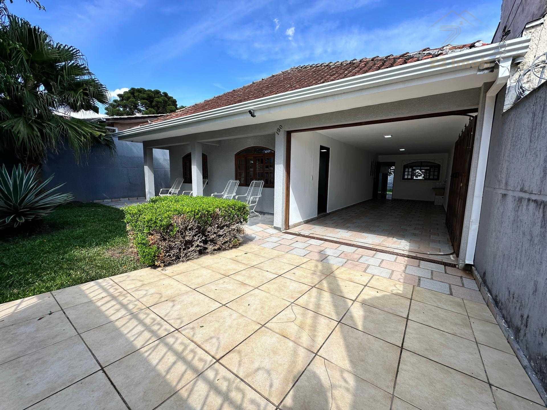 Casa à venda no bairro São Braz em Curitiba, 4 quartos, com am...