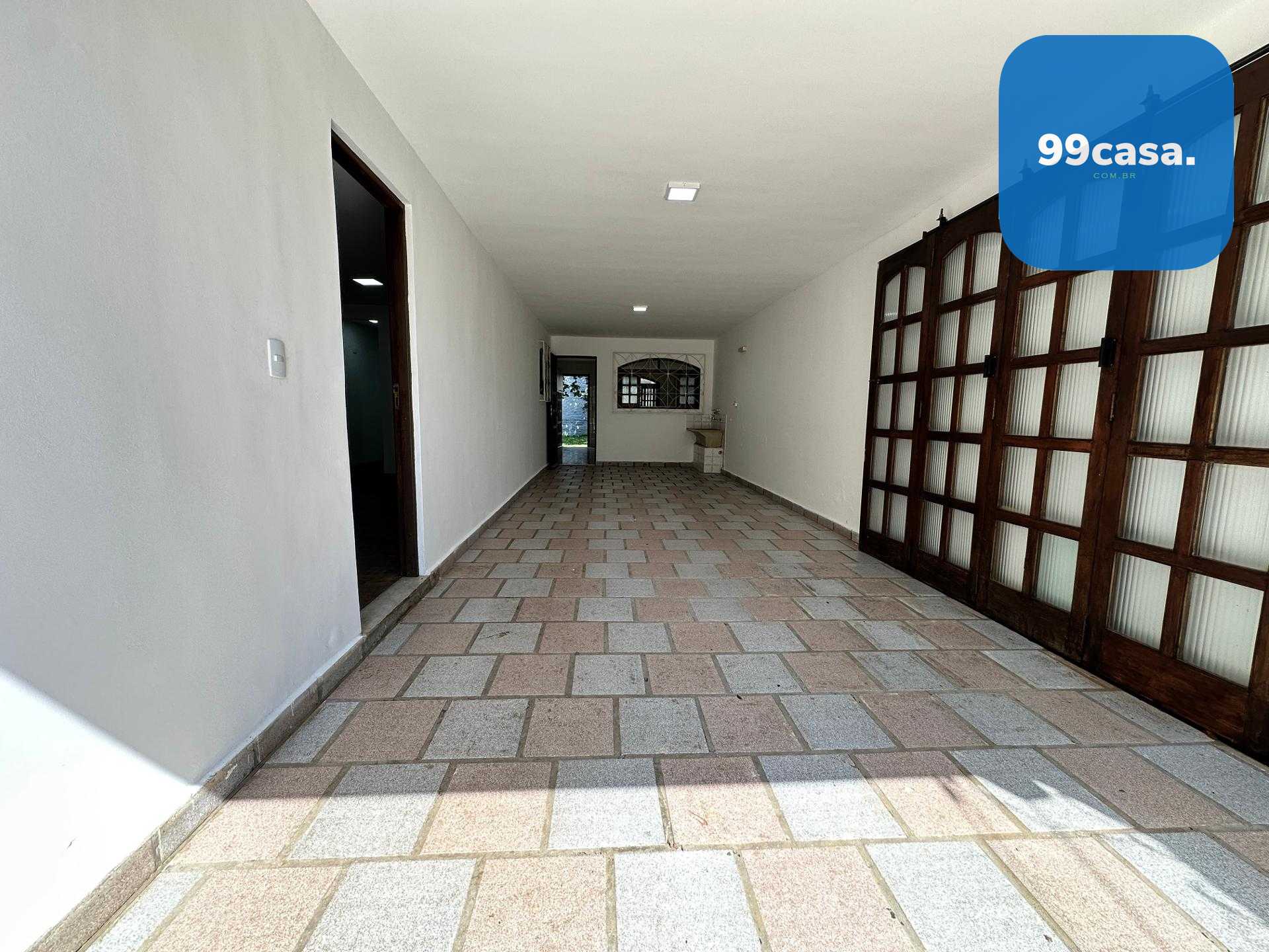 Casa térrea à venda no bairro São Braz em Curitiba, 4 quartos,...