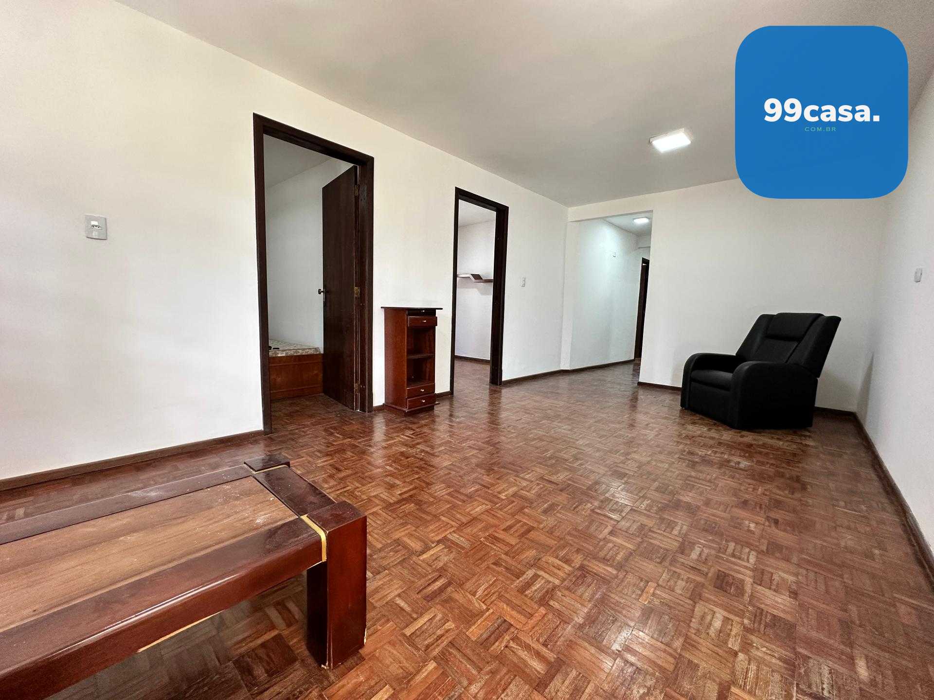 Casa térrea à venda no bairro São Braz em Curitiba, 4 quartos,...