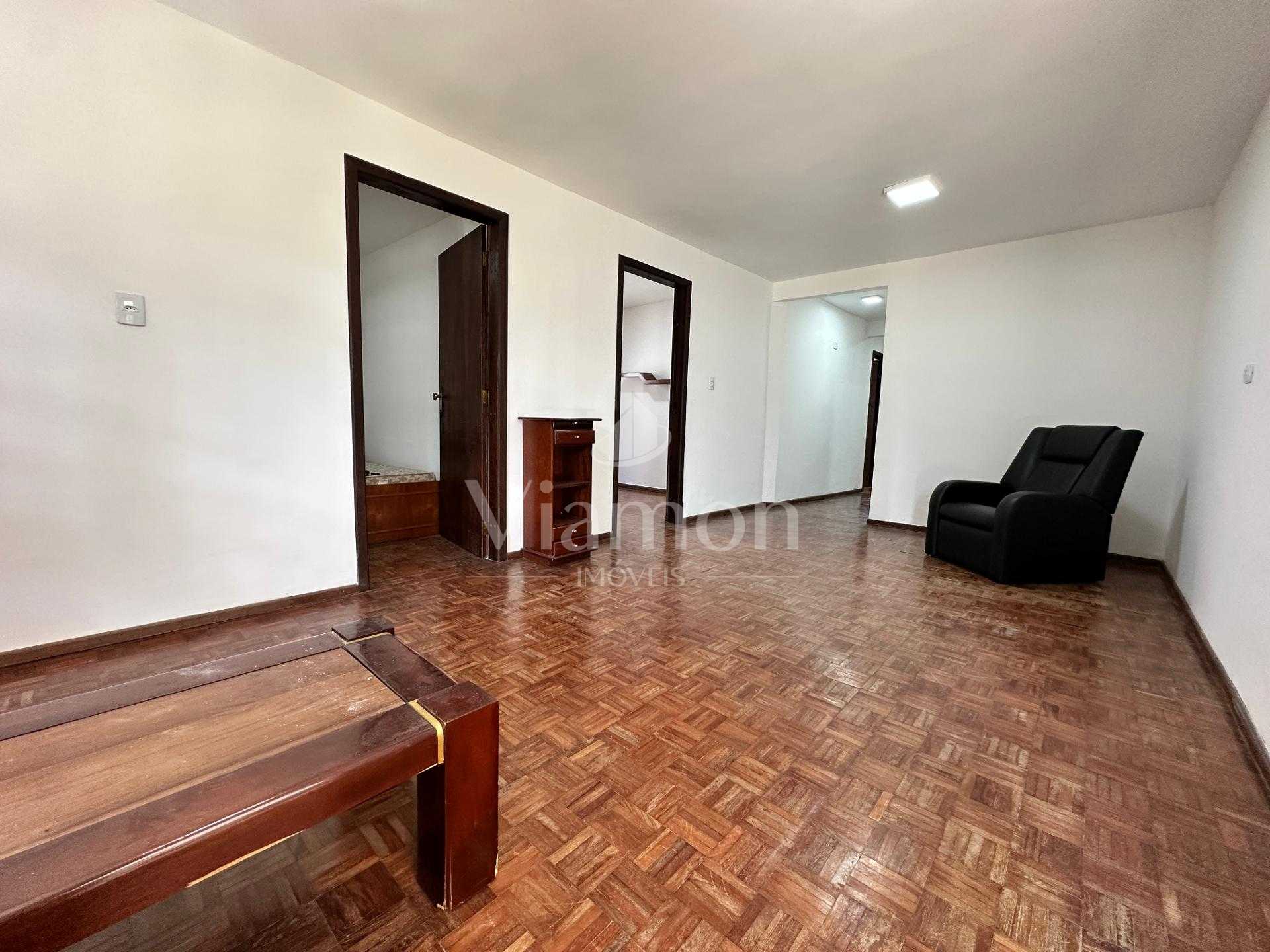 Casa à venda no bairro São Braz em Curitiba, 4 quartos, com am...