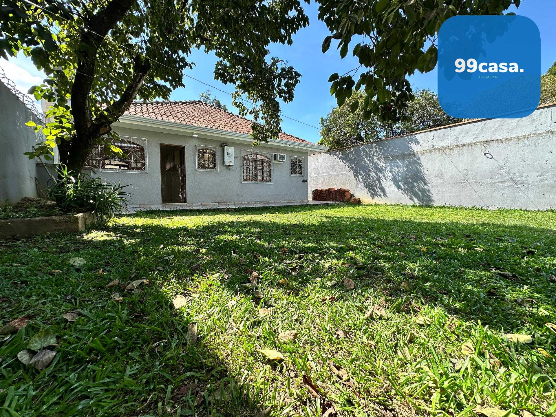 Casa térrea à venda no bairro São Braz em Curitiba, 4 quartos