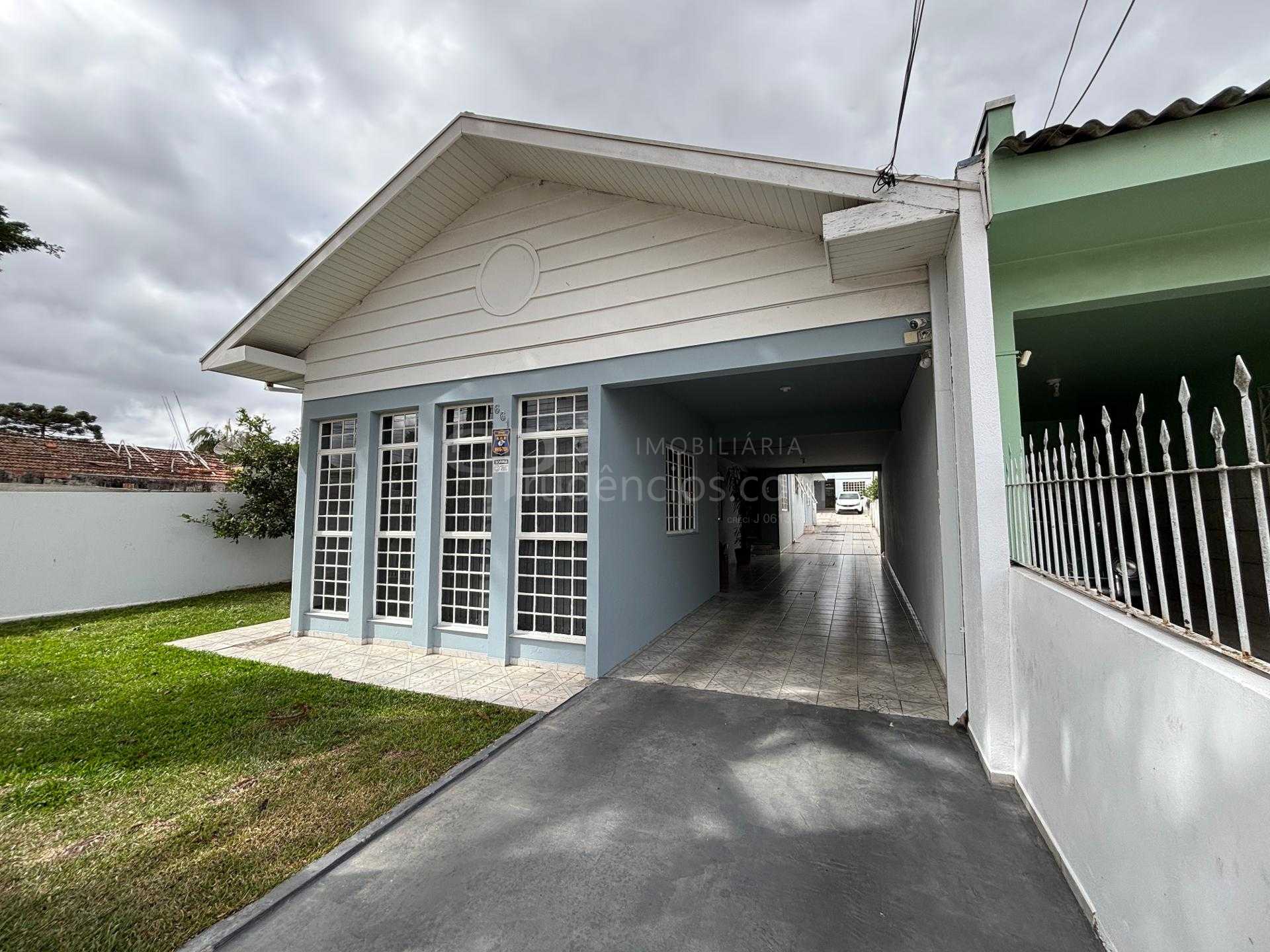 Casa à venda no bairro Portão, em Curitiba PR, com 3 quartos