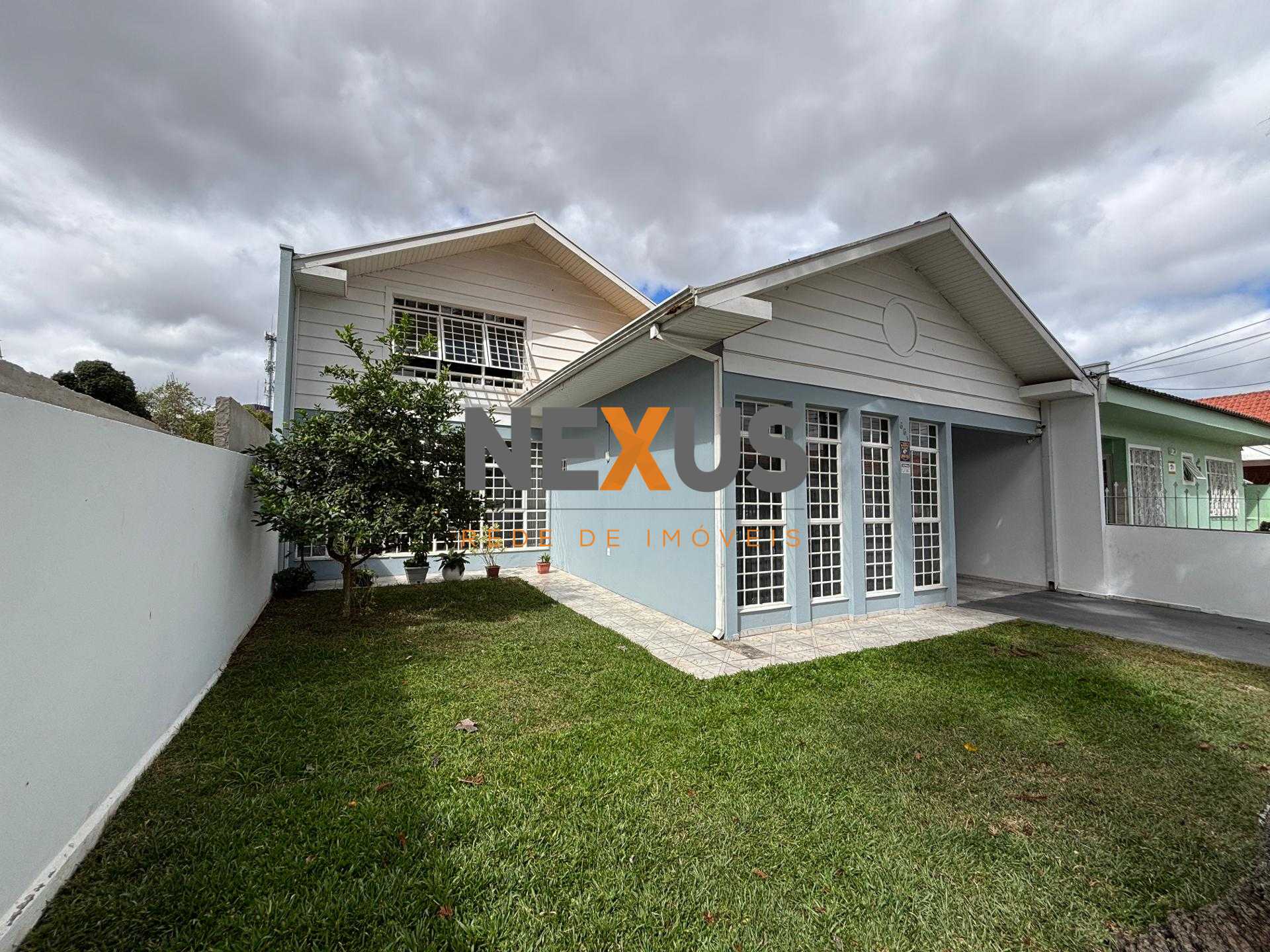 Casa à venda no bairro Portão, em Curitiba PR, com 3 quartos
