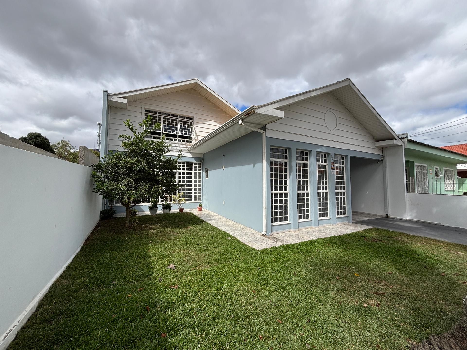Casa à venda no bairro Portão, em Curitiba PR, com 3 quartos