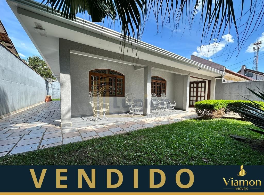 Casa térrea à venda no bairro São Braz em Curitiba, 4 quartos