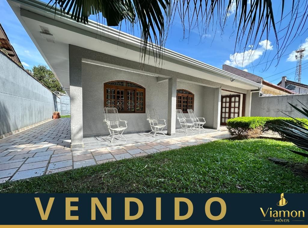Casa térrea à venda no bairro São Braz em Curitiba, 4 quartos
