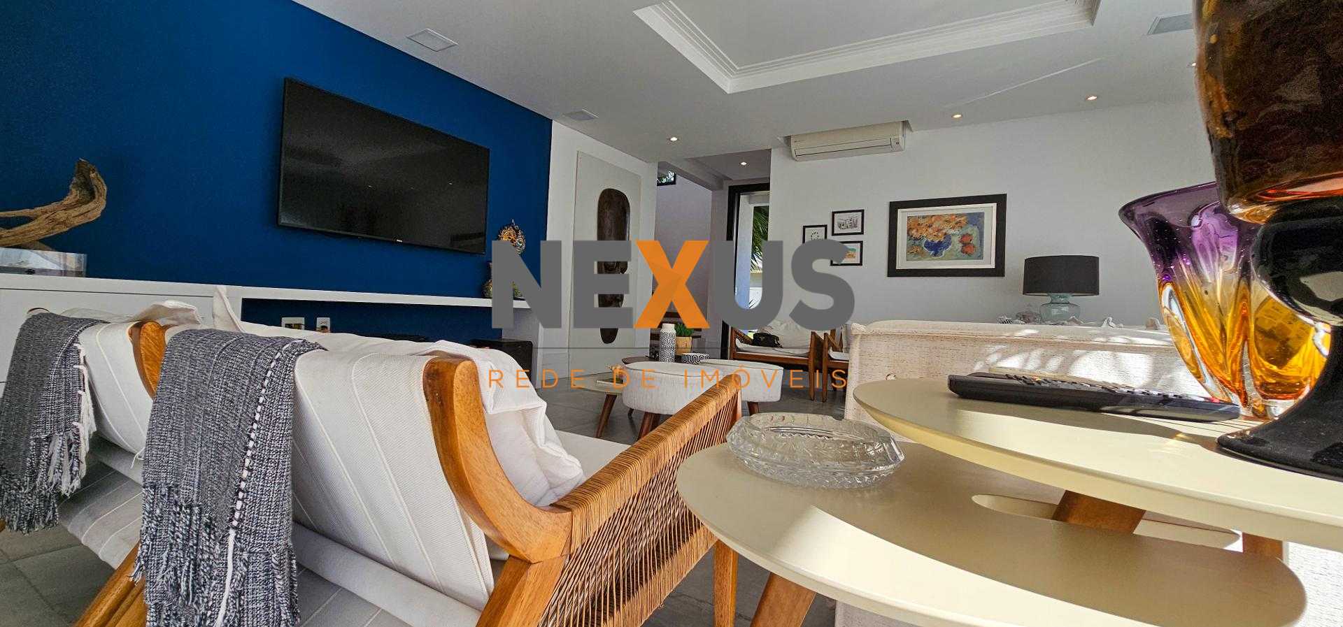 Casa à venda, 2 suítes, 2 demi-suítes, em condomínio, bairro d...