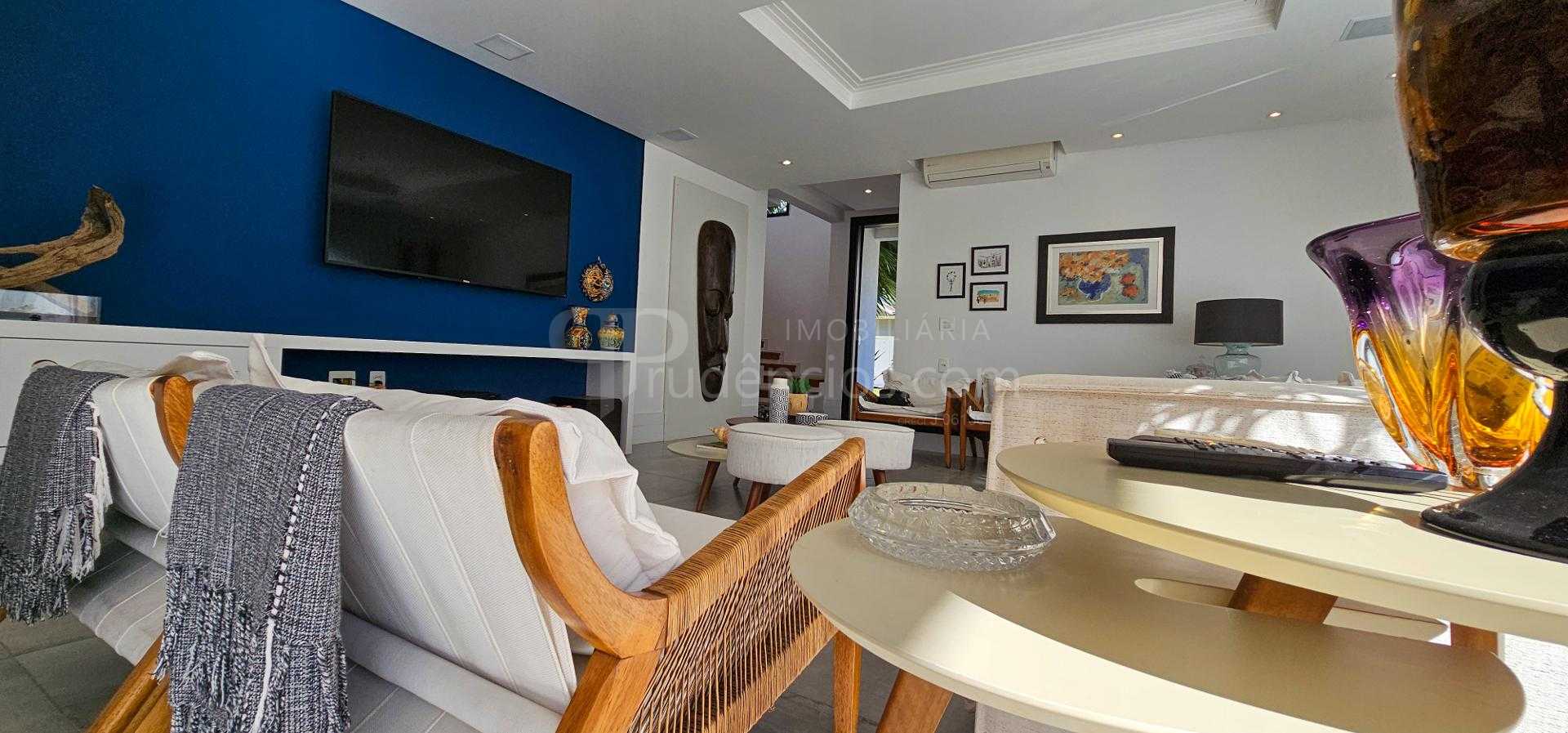 Casa à venda, 2 suítes, 2 demi-suítes, em condomínio, bairro d...