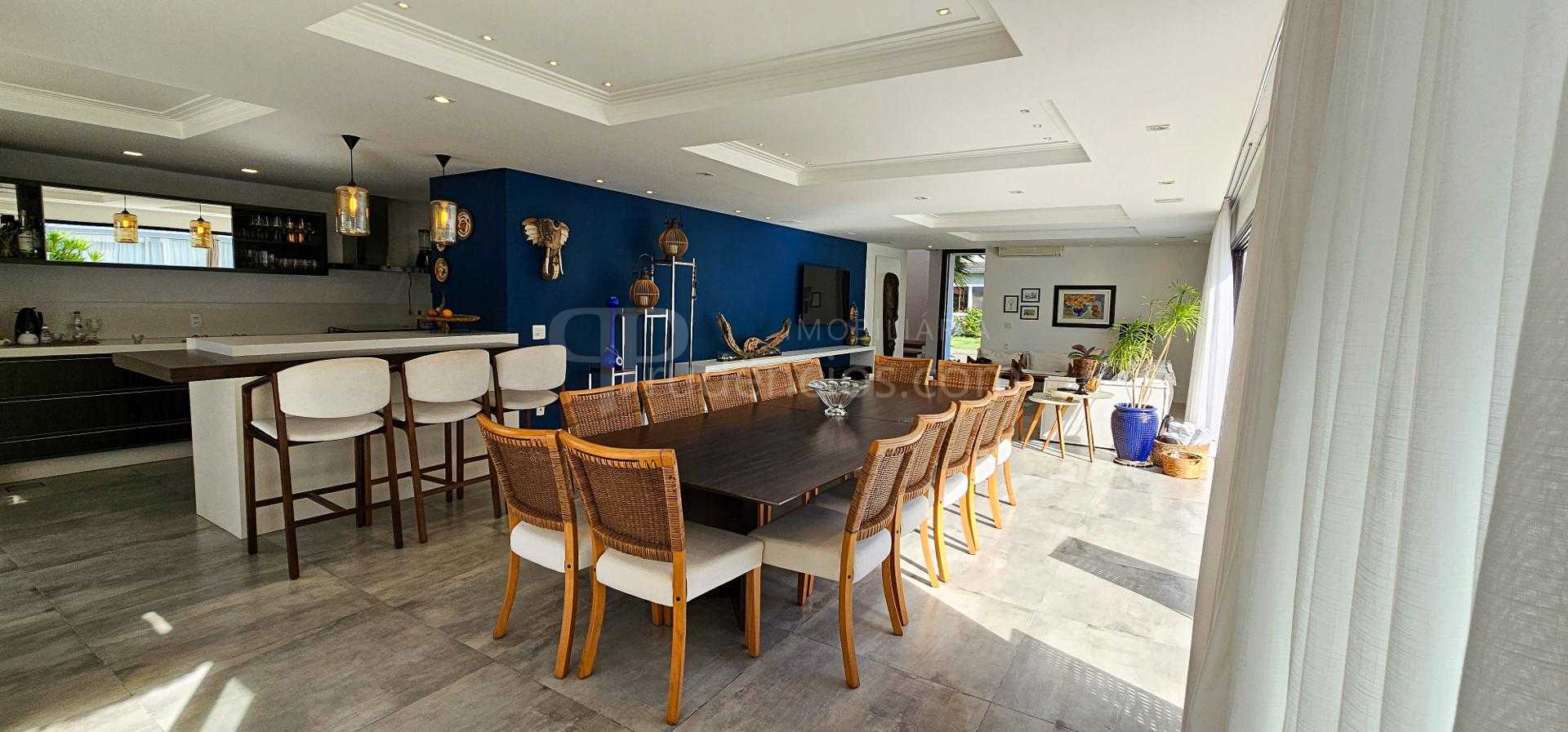 Casa à venda, 2 suítes, 2 demi-suítes, em condomínio, bairro d...