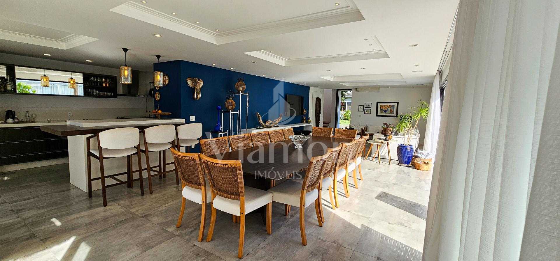 Casa à venda, 2 suítes, 4 demi-suítes, em condomínio, bairro d...