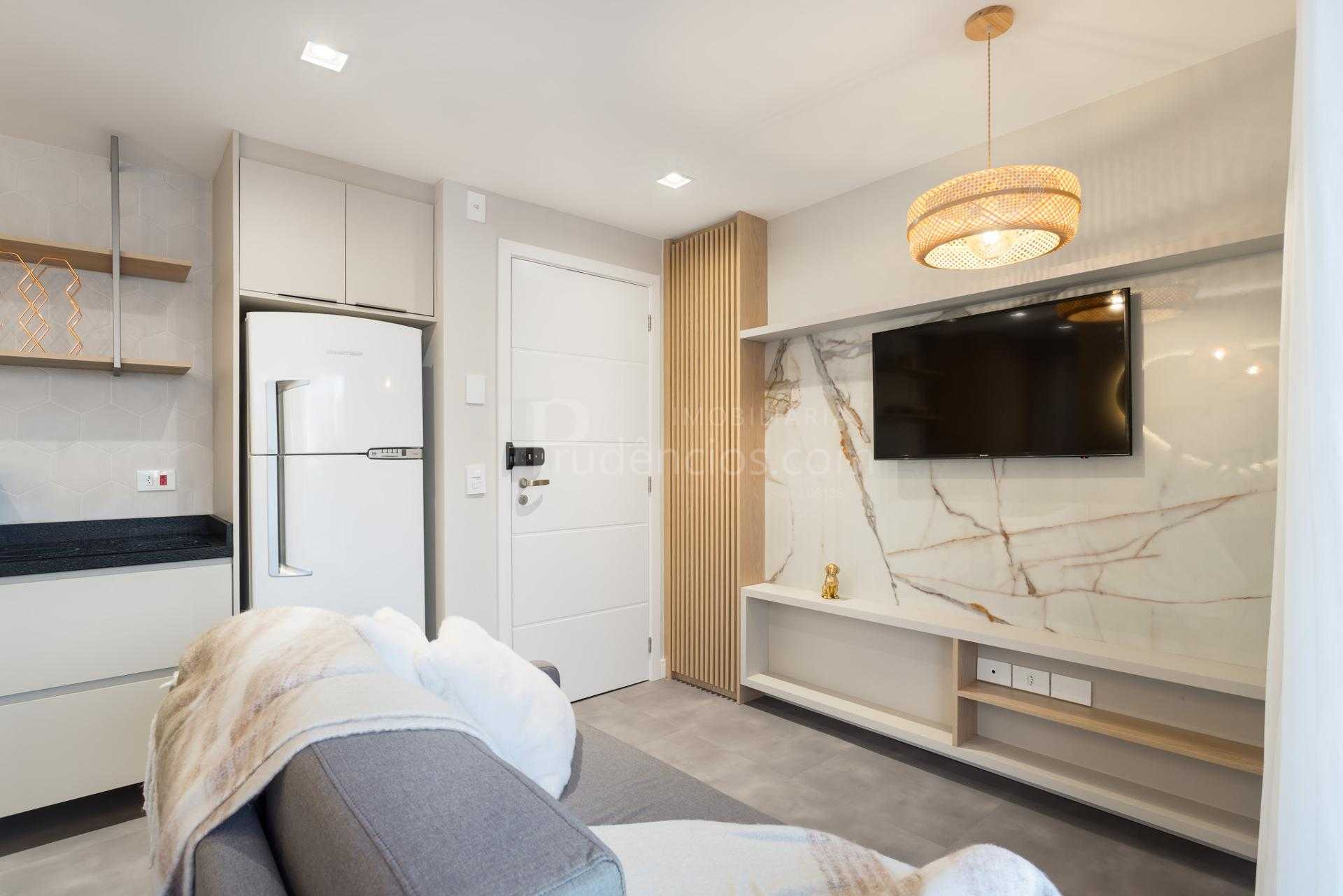 Studio à venda no Água Verde | Casa Modena com sacada e roofto...