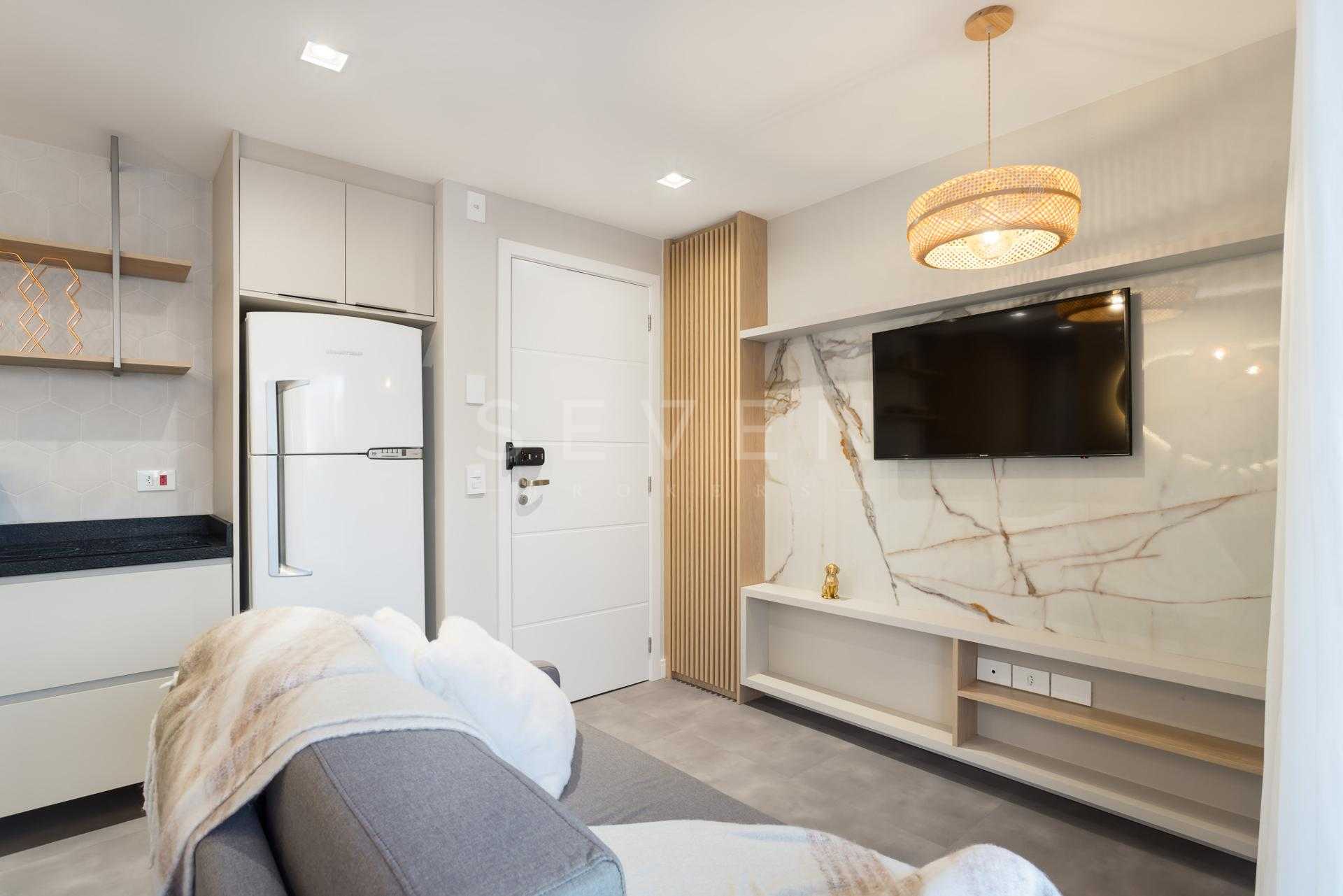 Studio à venda no Água Verde | Casa Modena com sacada e roofto...