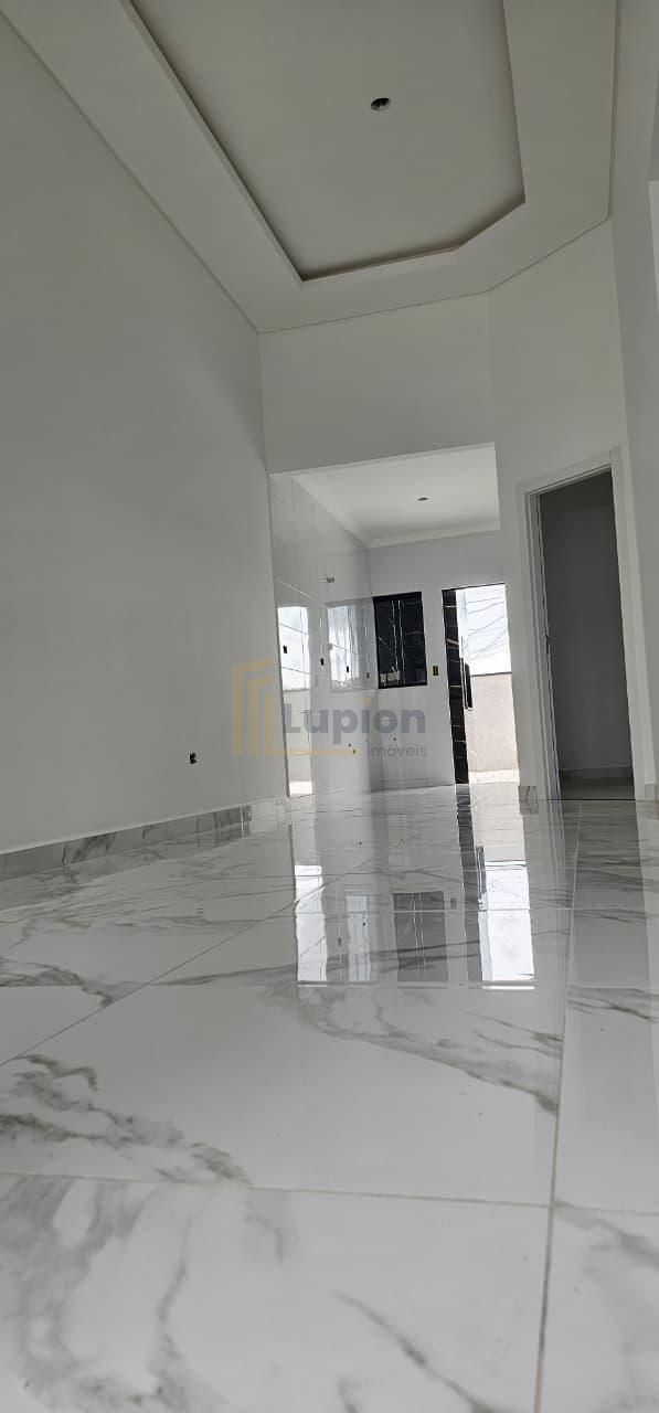 Casa à venda 3 quartos com suíte - Espaço gourmet com banheiro