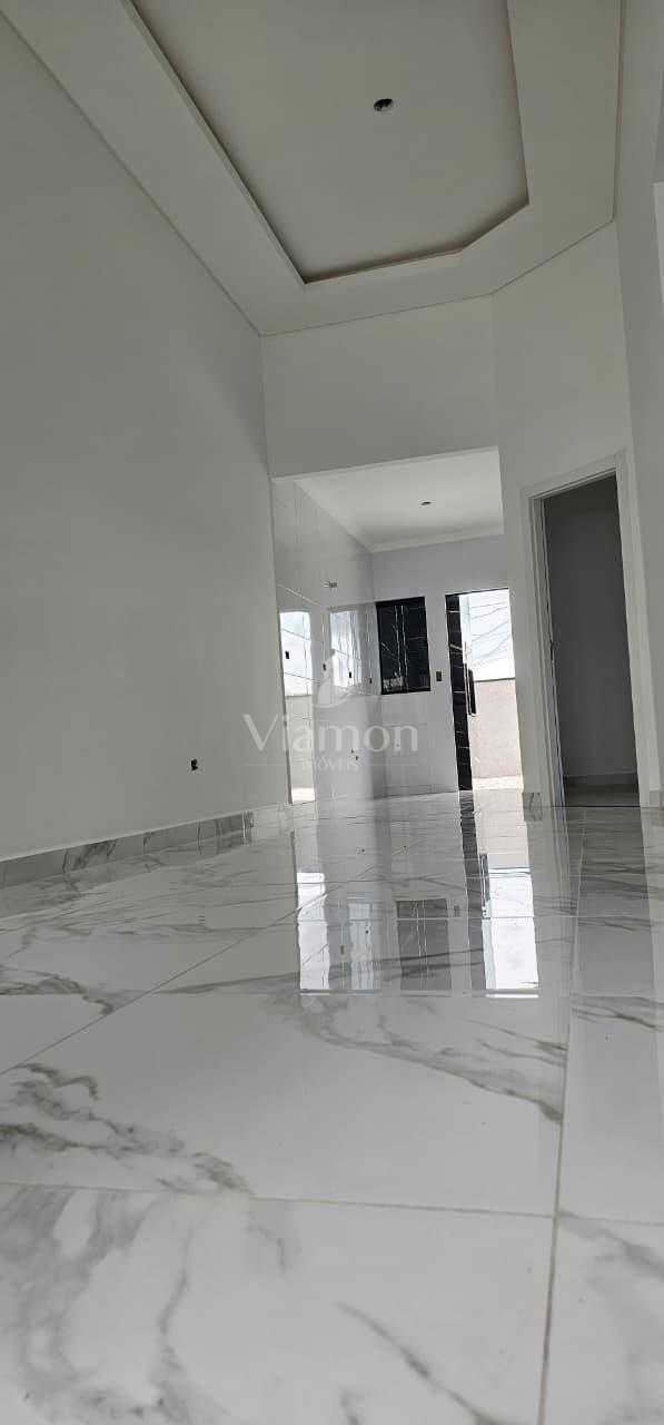 Casa à venda 3 quartos com suíte - Espaço gourmet com banheiro