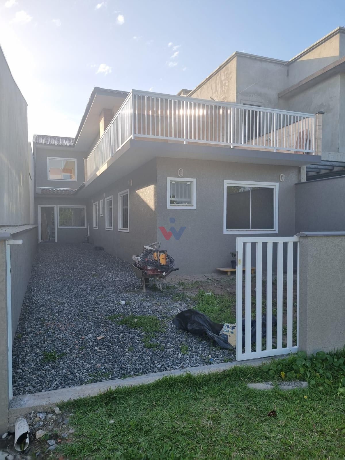 Sobrado reformado à venda, à 150m da praia Itapema do Saí, em ...