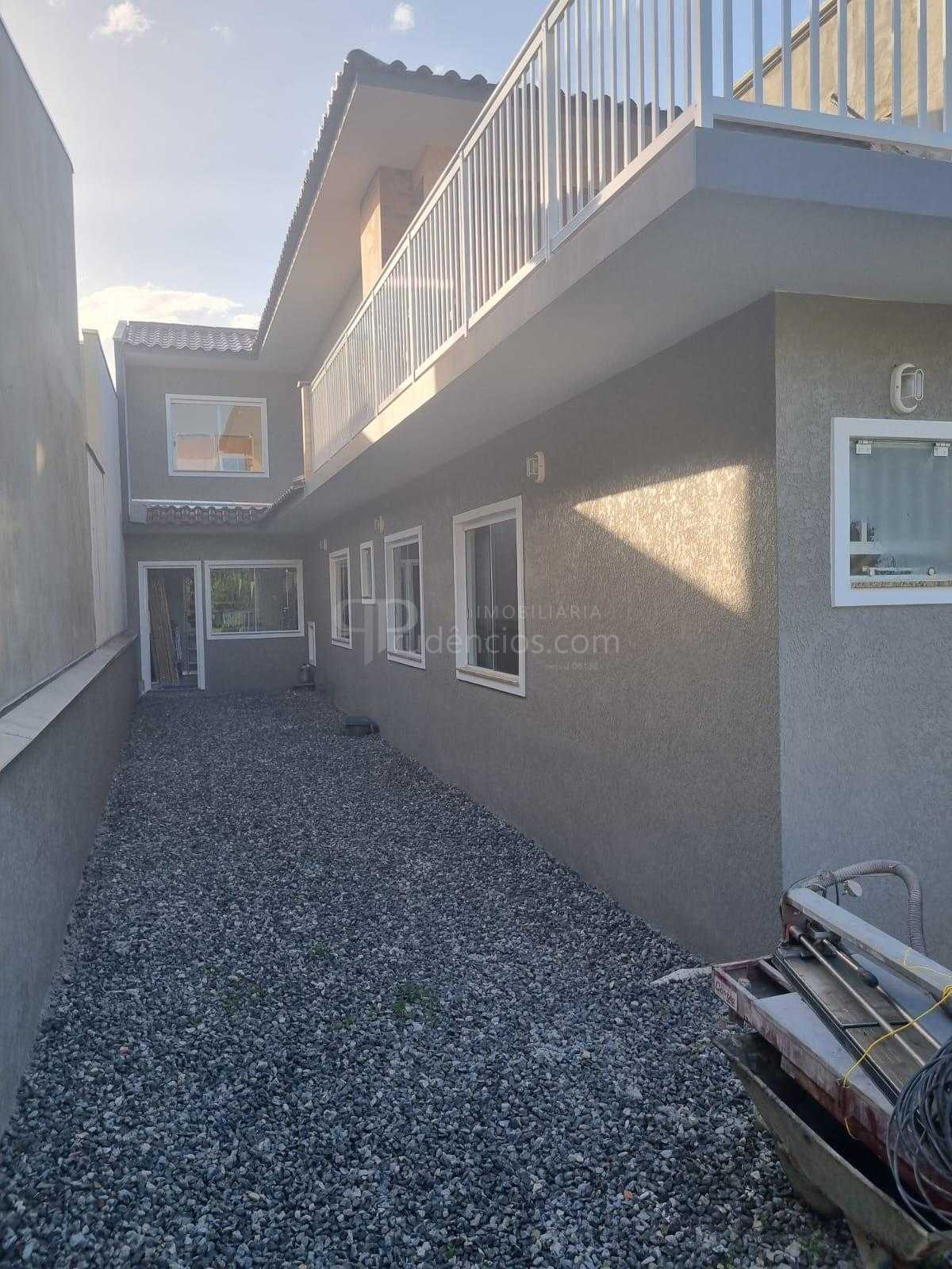 Sobrado reformado à venda, à 150m da praia Itapema do Saí, em ...