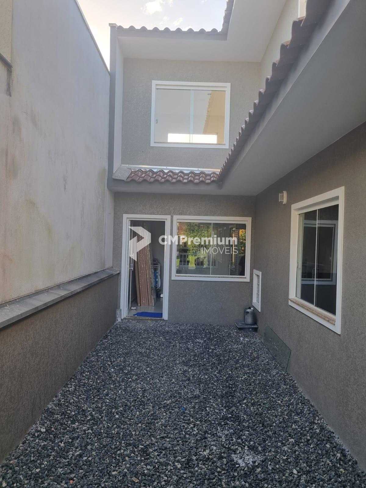 Sobrado reformado à venda, à 150m da praia Itapema do Saí, em ...