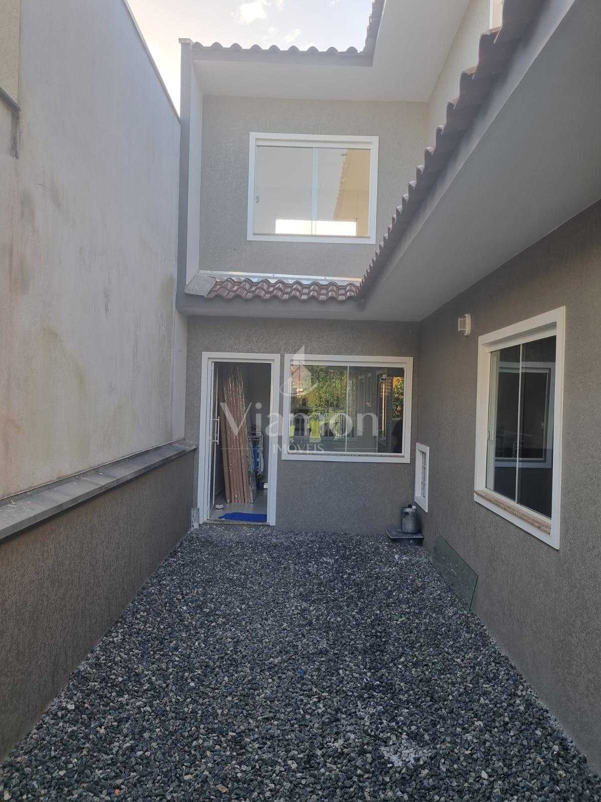 Sobrado reformado à venda, à 150m da praia Itapema do Saí, em ...