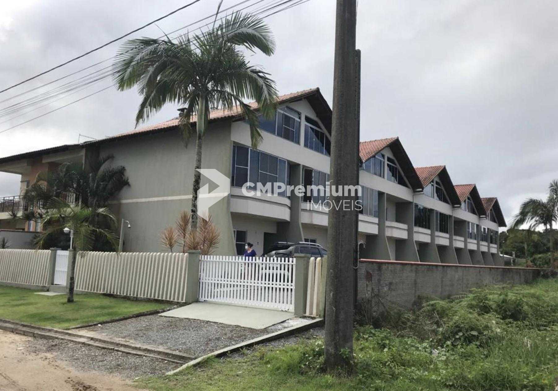 Sobrado à venda, 150m do mar, em condomínio fechado no Volta a...