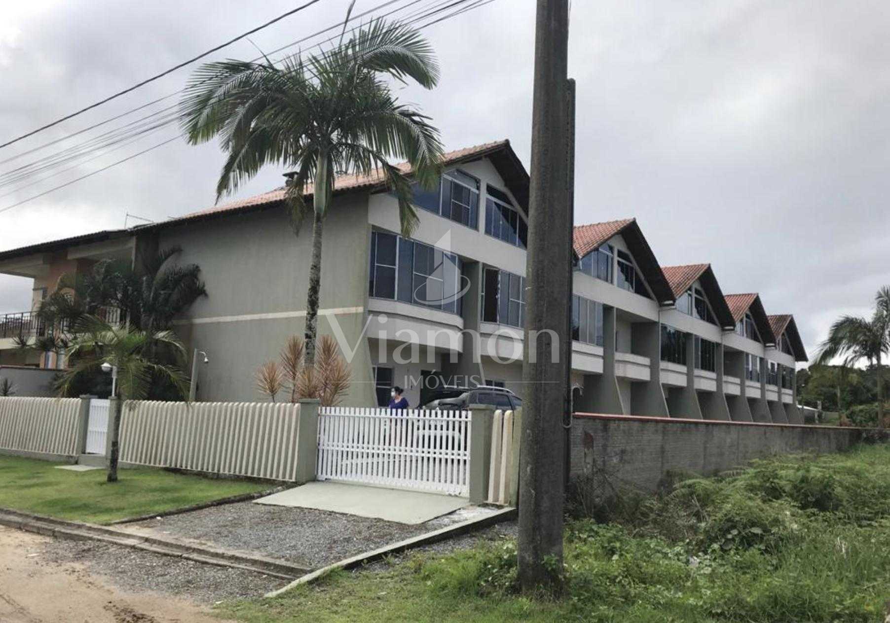 Sobrado à venda, 150m do mar, em condomínio fechado no Volta a...