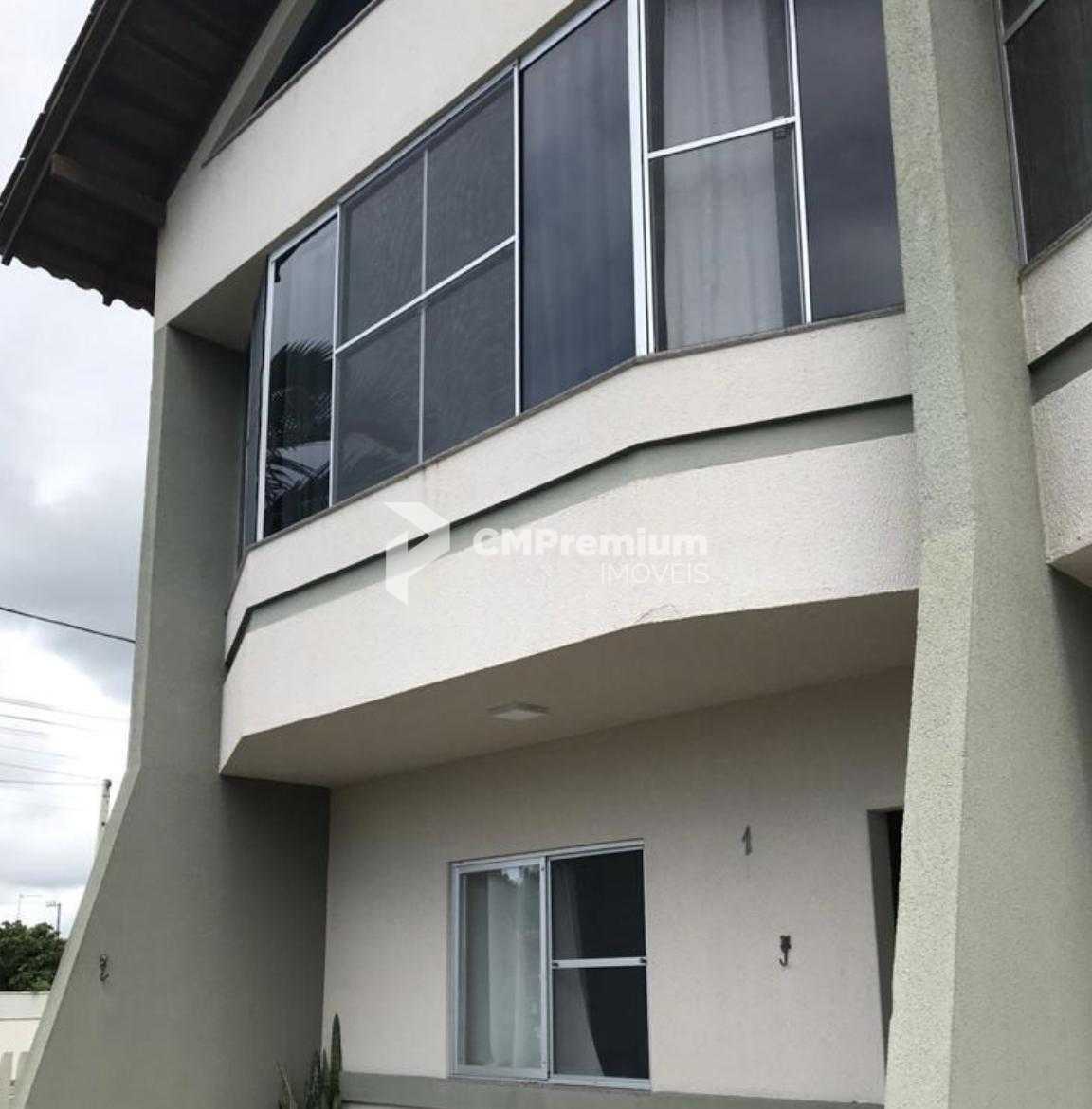 Sobrado à venda, 150m do mar, em condomínio fechado no Volta a...