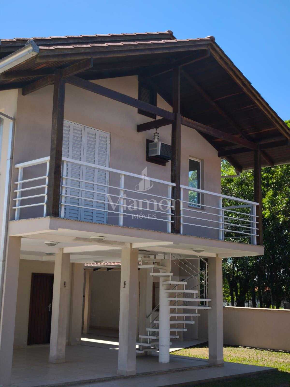 Casa à venda de 2 pavimentos com área gourmet, na Barra do Saí...