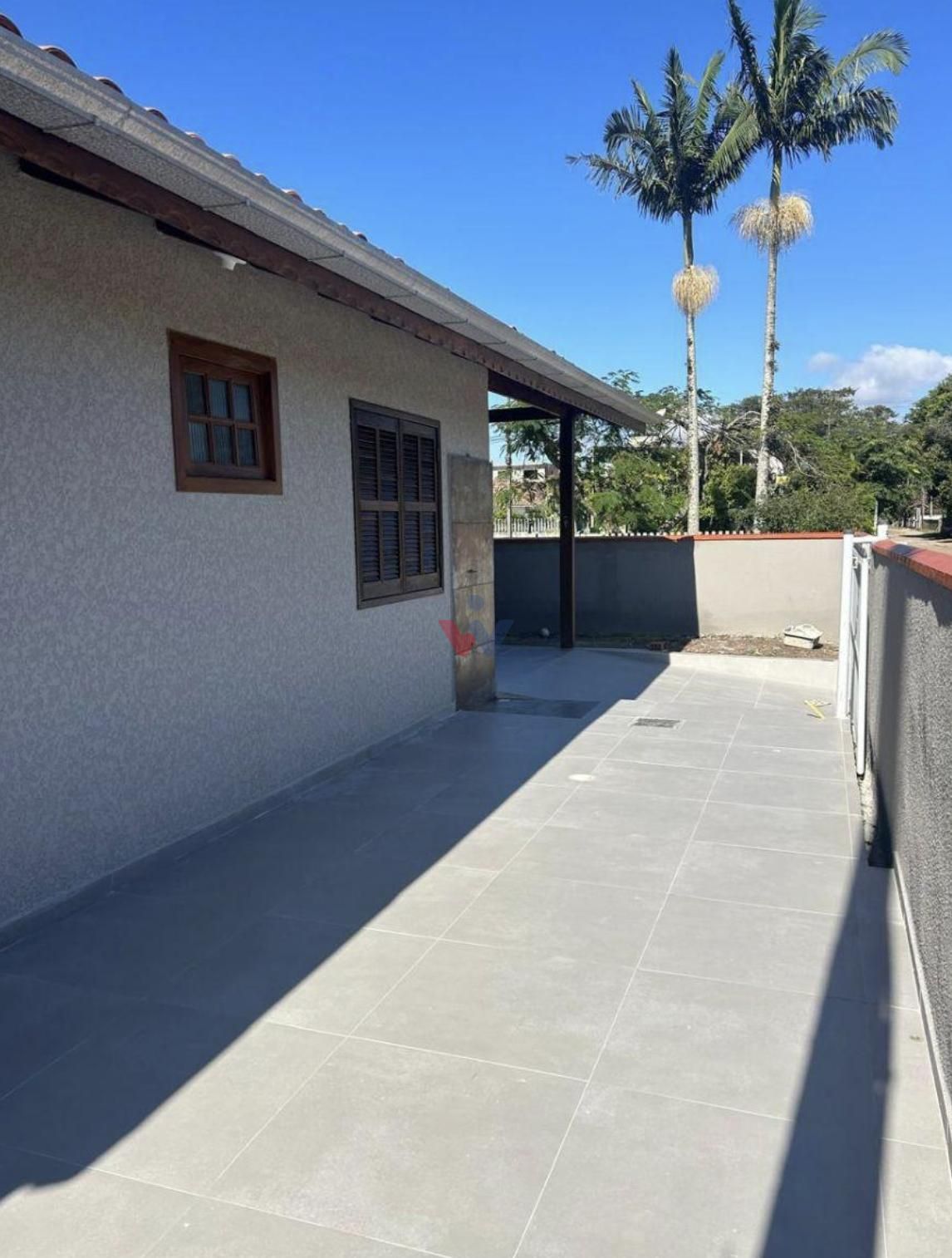 Casa térrea com 3 quartos e espaço gourmet a 365m da praia em ...