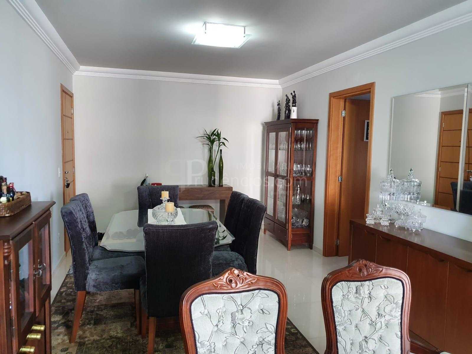 Apartamento à venda na Rua Comendador Miro, com 3 quartos, 1 s...